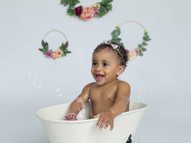 Cake Smash Session of Nicolle's Cake Smash 