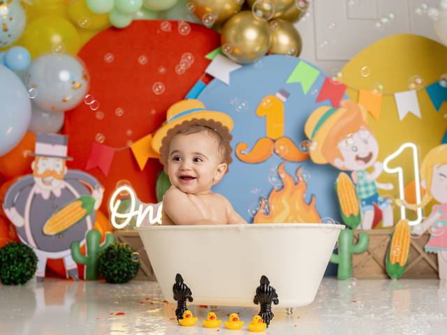 Cake Smash Session of Derick`s Cake Smash