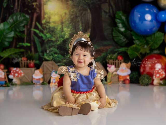 Cake Smash Session of Sophia`s Newborn Session