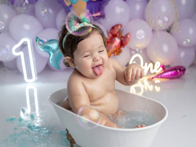 Cake Smash Session of Ashely`s Cake Smash Session