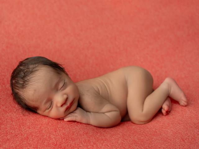 Newborn Session of Arthur`s Newborn Session with 25 days fresh