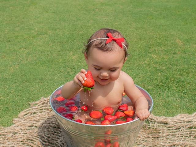 Milestone Session of Lara's Milestone Outdoor