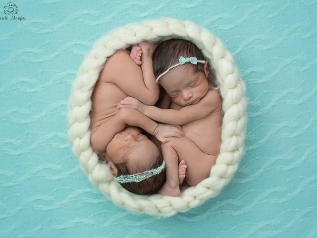 Ensaio newborn de Adele e Alícia