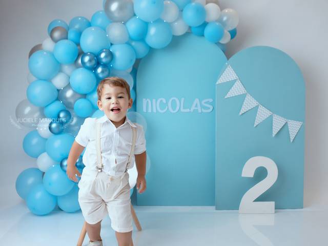 Smash the Cake de Nicolas, 2 anos