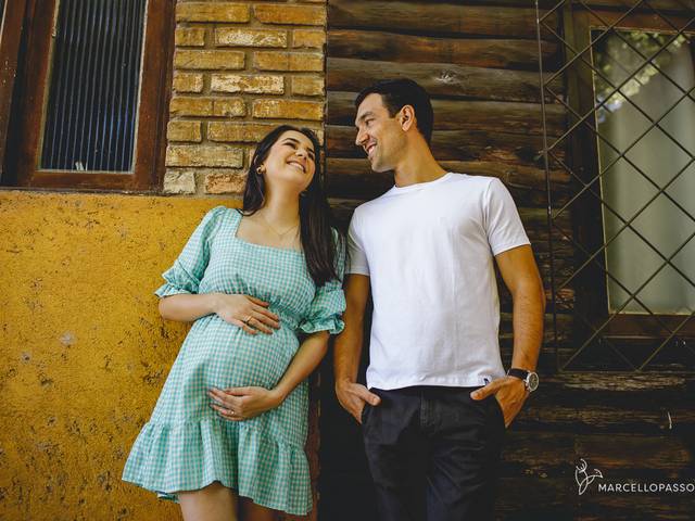 Gestante de  Doce Espera de Isis