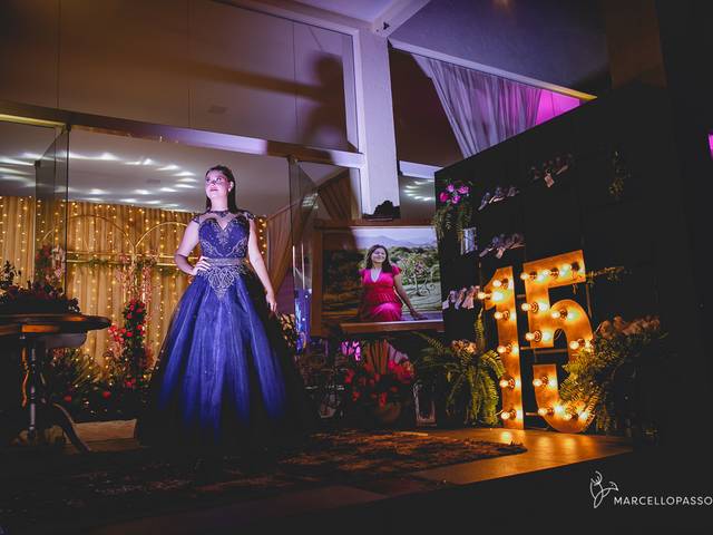 15 Anos de  Bruna Mondadori