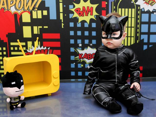 Acompanhamento meninas de Mulher gato 