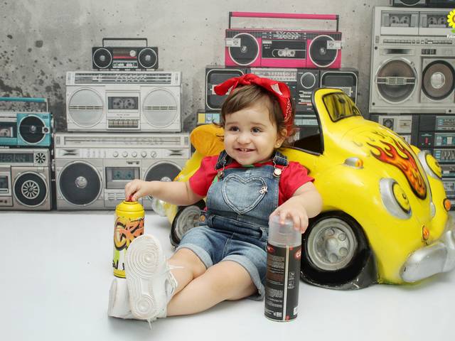 Acompanhamento meninas de Música e grafite 