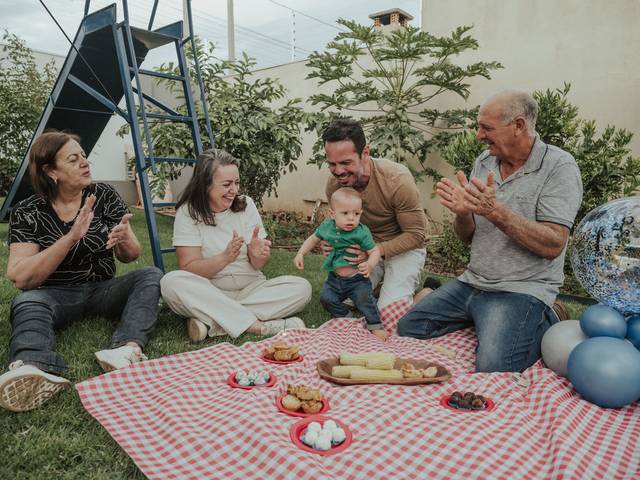 Família de Um aninho na chácara do vô