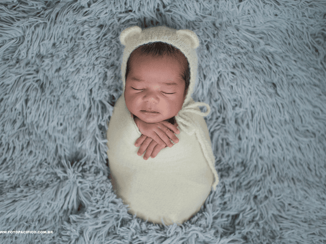 NEWBORN de Julian David