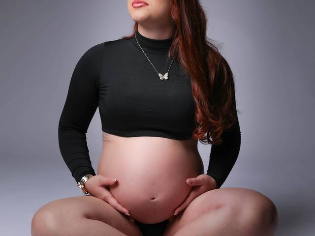 Gestante de Ensaio Gestante fundo liso