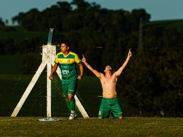 Futebol de Campeonato Municipal de Campo - Não-Me-Toque: Uma Celebração do Esporte Local