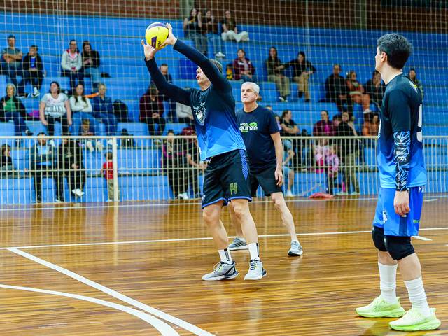 Vôlei de 🏐 Dia 20/10 tem semifinal de vôlei em Quinze de Novembro!