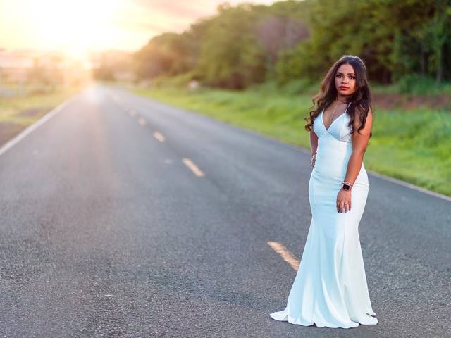 Feminino de Rafaella Serra 22 anos