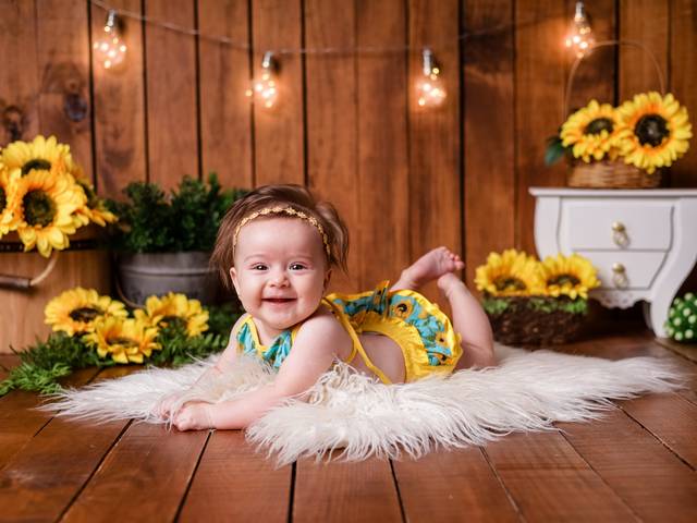 Bebês e Infantil de Ensaio da Lyra de 4 meses - Tema girassóis