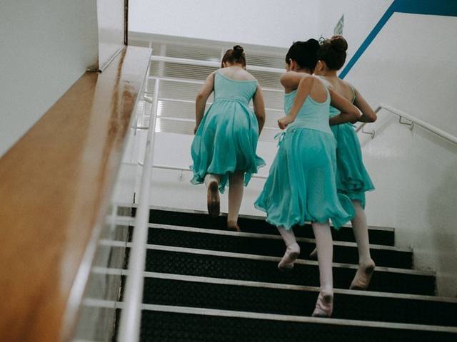 Comerciais de Estúdio de Dança Exupéry