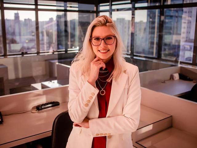 CORPORATIVO de MAYARA JUNGES
