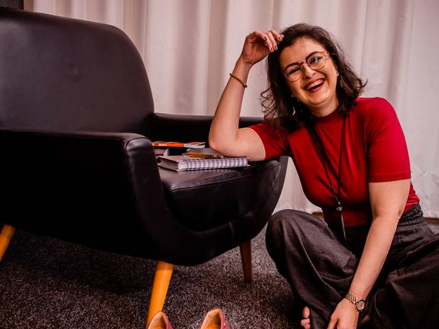 CORPORATIVO de PRISCILA DAMASCENO