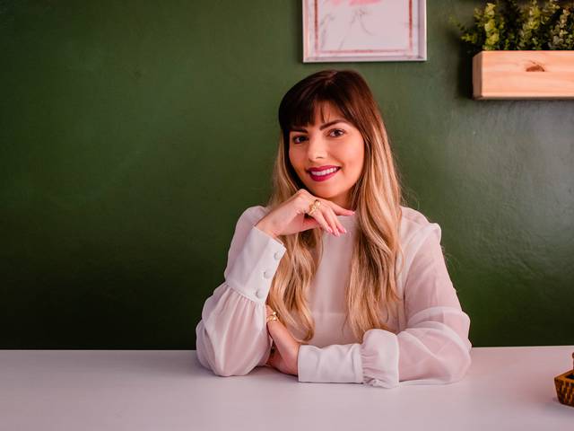 CORPORATIVO de JULIA POSTRINGER - PSICÓLOGA