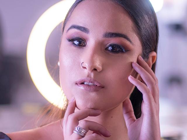 Salão  de Modelo Kat em Studio Senne 