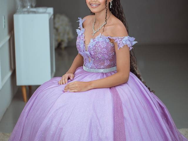 Debutante de Festa de 15 anos - Nayane