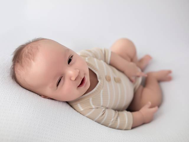 Bebê de Três meses menino 