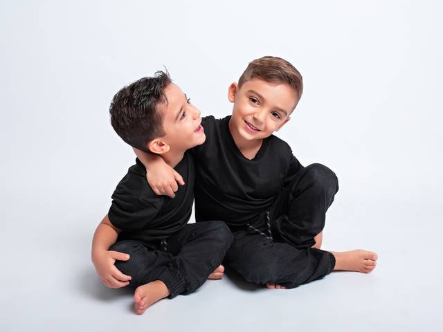 Criança e Família  de  Estúdio menino