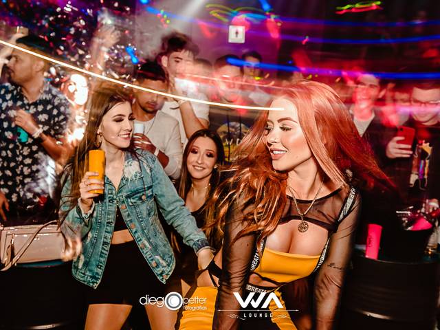 Balada de Larissa Cerqueira + Lavínia Cagliero