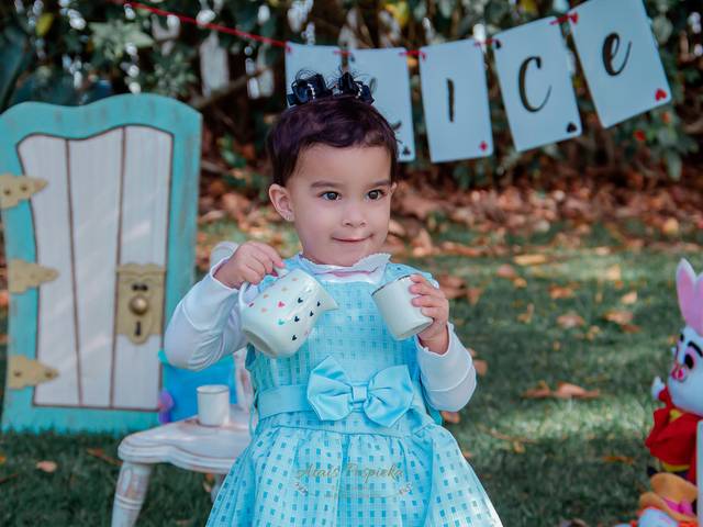 Sessão Infantil de Alice no Pais das Maravilhas 2 anos