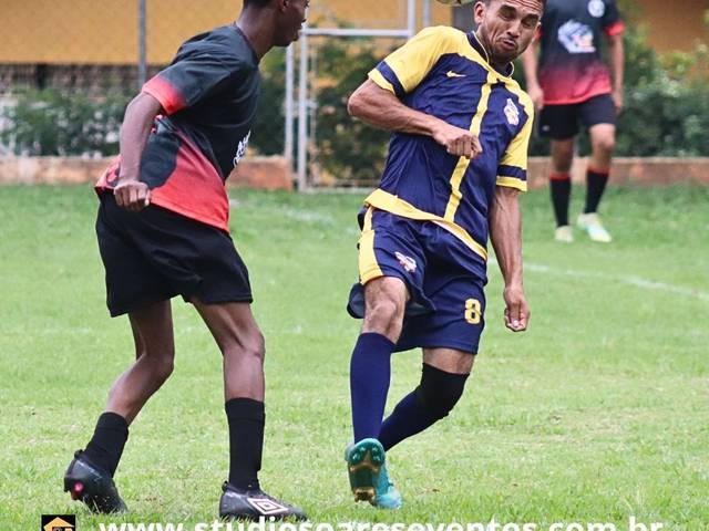 Futebol de MENINOS DA 06 X KI SOBROU