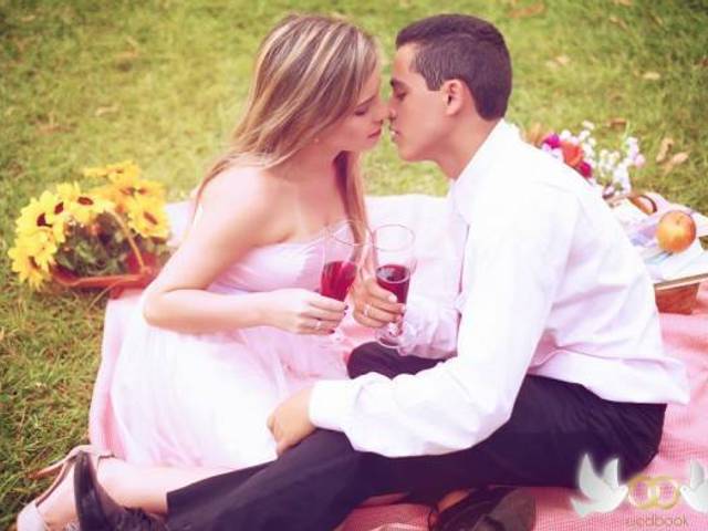 Casal de book de namorados - book casal - piquenique no parque