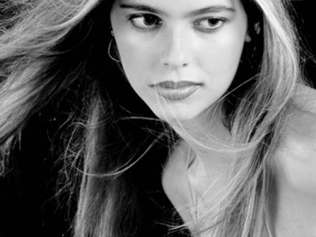 Book Modelo de Fotos em Estúdio Preto e Branco