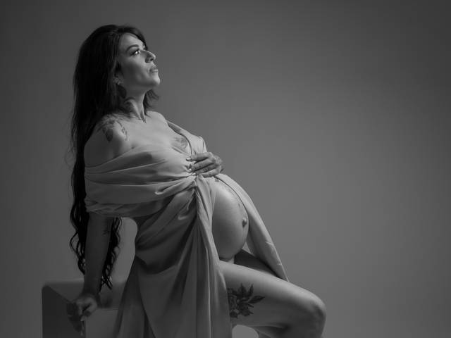 Pregnancy of Thais