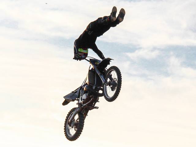 Treino de FMX de Motocross Freestyle