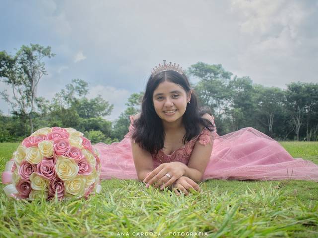 Pre-Quinceaños de XV Jennifer - Natural Girl