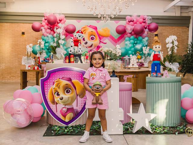 Festa Infantil de Alice conta 4 Anos