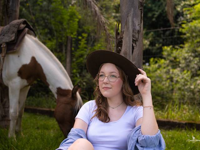 Ensaio externo de 15 ANOS LAURA