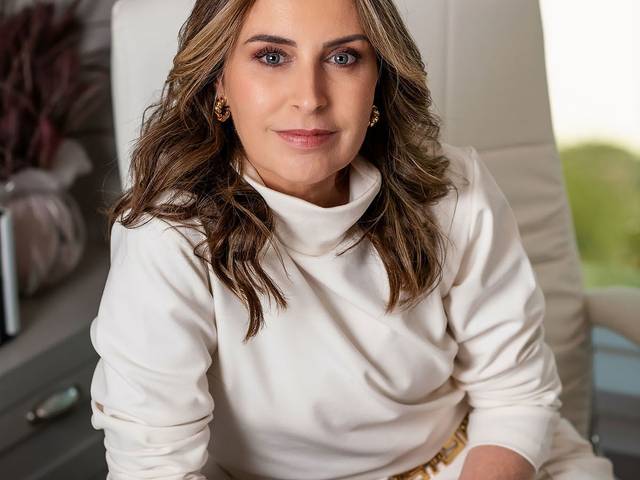 Retratos Profissionais de Dra. Karina Aprilante