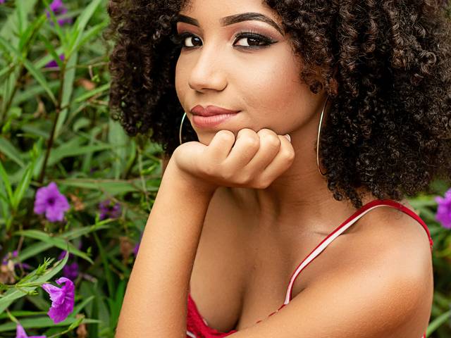 Debutante de  Lívia