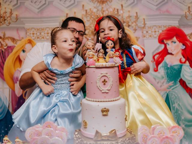 Festa Infantil de Lara e Lívia | 4 anos | Princesas