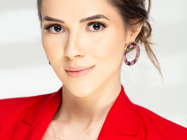 Perfil Profissional de Juliana Ferrari