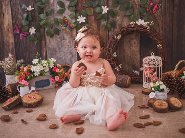 Bebês de Smash the Cake Helena