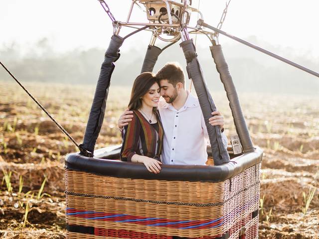 Casal de Pre Wedding no Balão