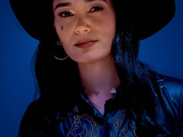 Retrato Profissional de Cantora Juliana Souza