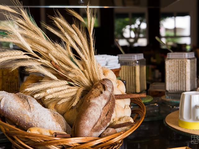 editorial de Café da Manhã - Quality Hotel Curitiba - por Tânia Coelho