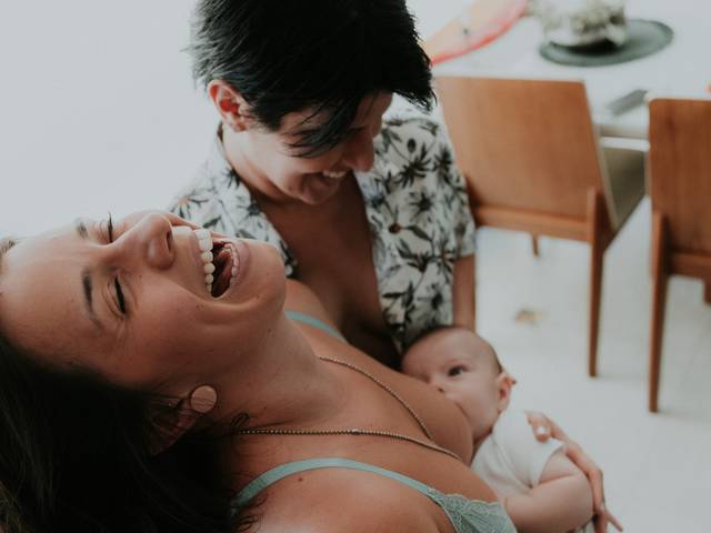 DOCUMENTAL DE FAMÍLIA de Fotografia de Família | Ensaio Fotográfico Documental em São José dos Campos - São Paulo | Joaquim e suas mães Nereida e Lívia | Ensaio de Família em casa