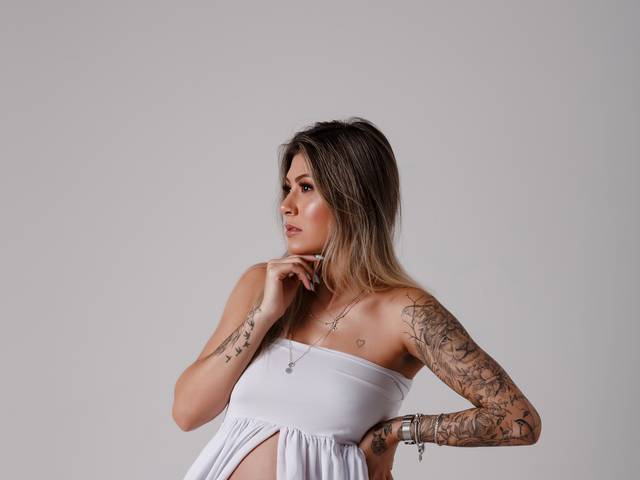 Gestante em Estúdio de Eduarda Gestação