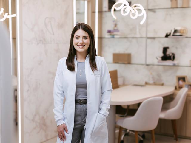 Ensaio NewBranding de Dra. Amélia Maccari | Cirurgiã - Dentista