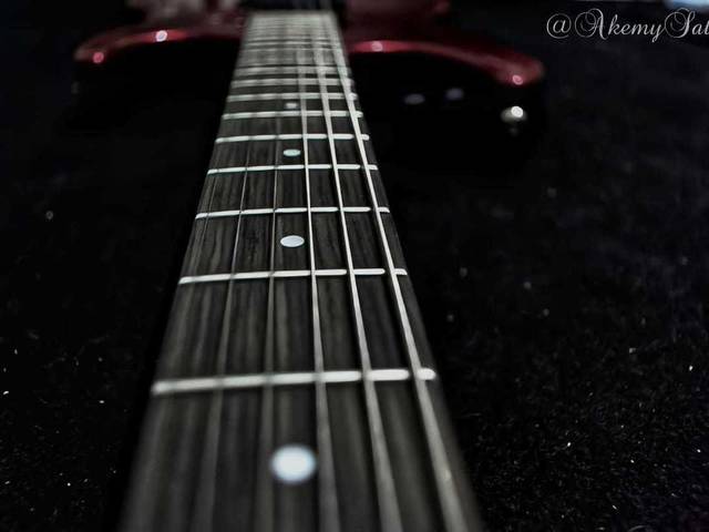 studio de Fret and strings/trastes e cordas