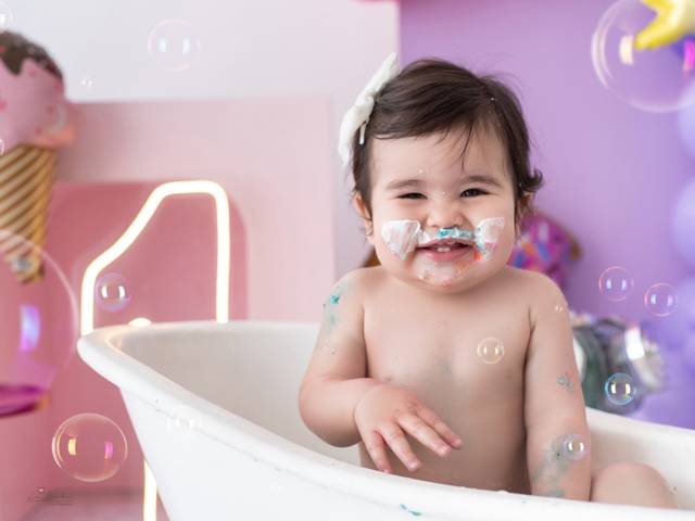 Smash the cake de Maria Antônia de Abreu 